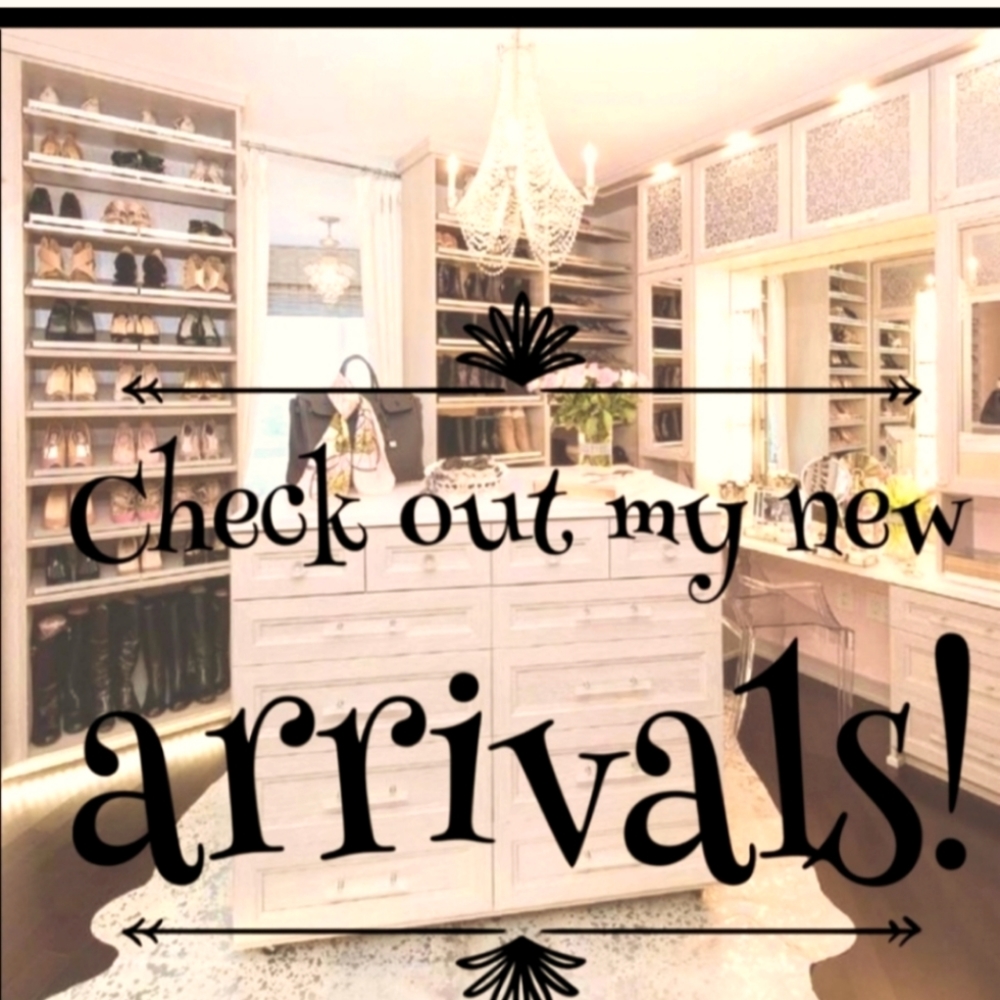 WELCOME to my closet !!